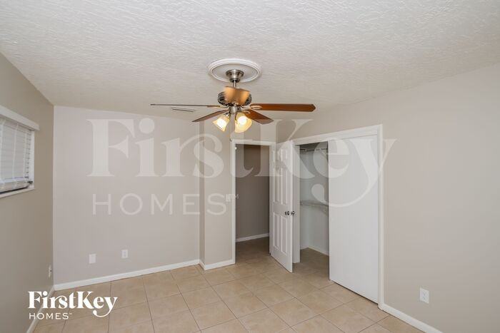 1056 Matador Dr - Photo 3 of 6