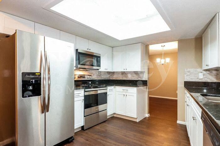 2268 Riverside Dr N - Photo 3 of 7