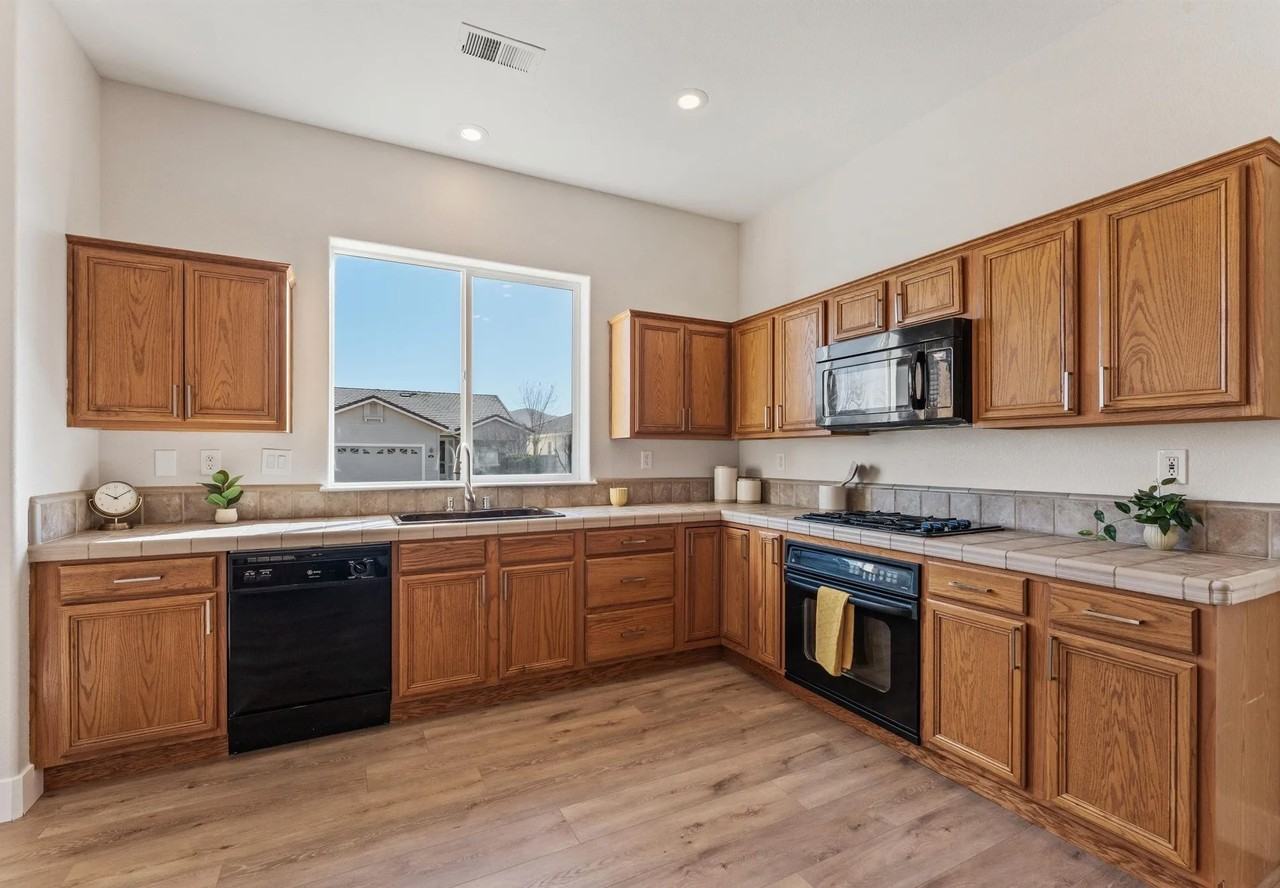 1058 Chip Ct #NA - Photo 4 of 25