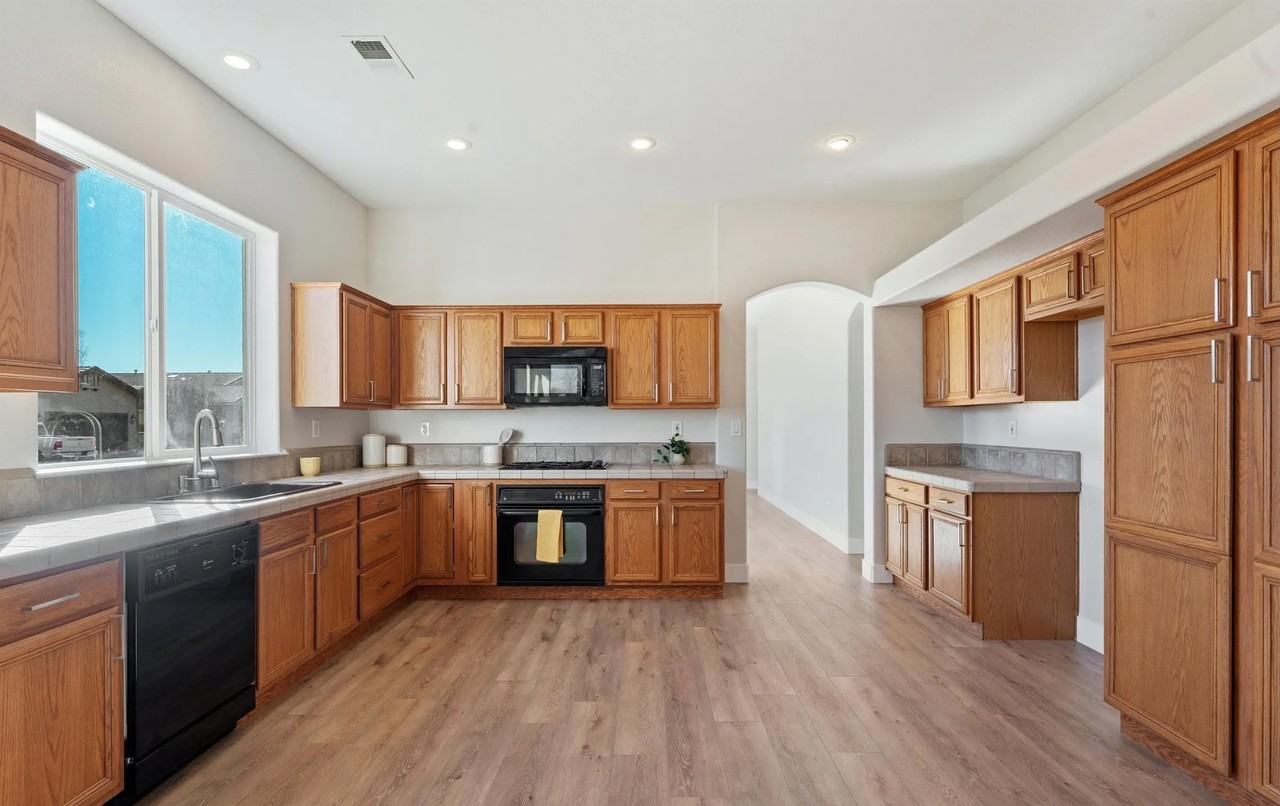 1058 Chip Ct #NA - Photo 5 of 25