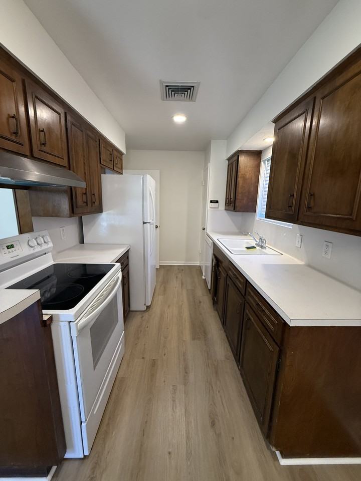 4638 Bonner Dr #NA - Photo 5 of 11