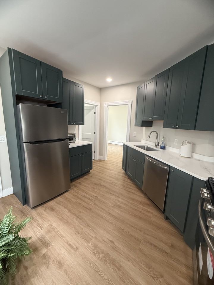 86 Abbott St #1 - Photo 2 of 9