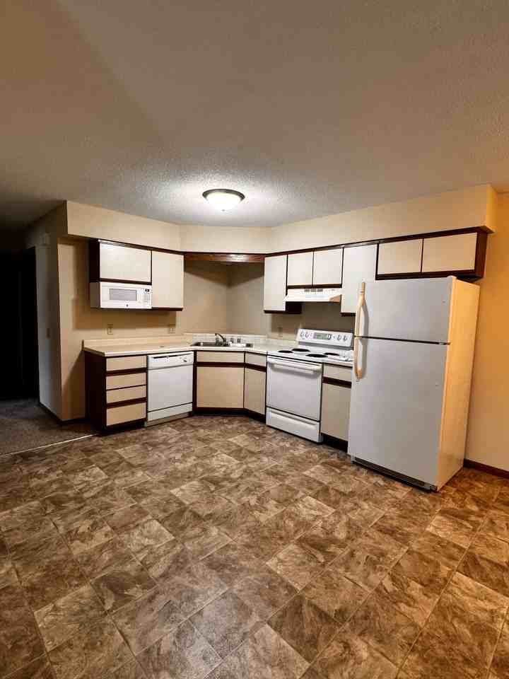 120 Sarah Lane #8 - Photo 4 of 9