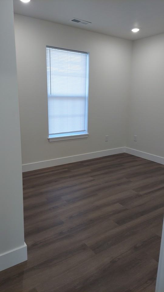 508 Eagle St #508 - Photo 2 of 11