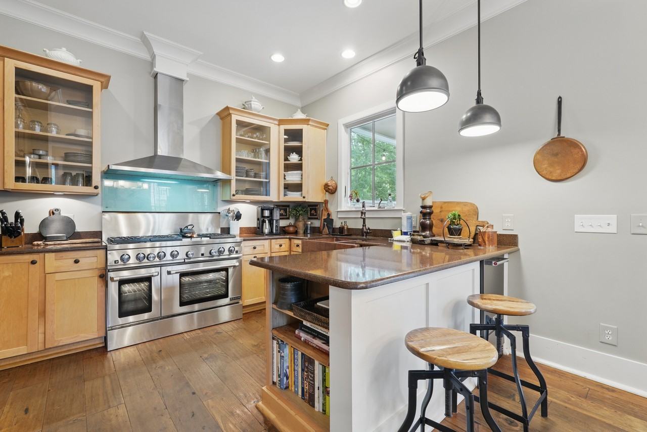 221 E Park Ave #NA - Photo 2 of 40