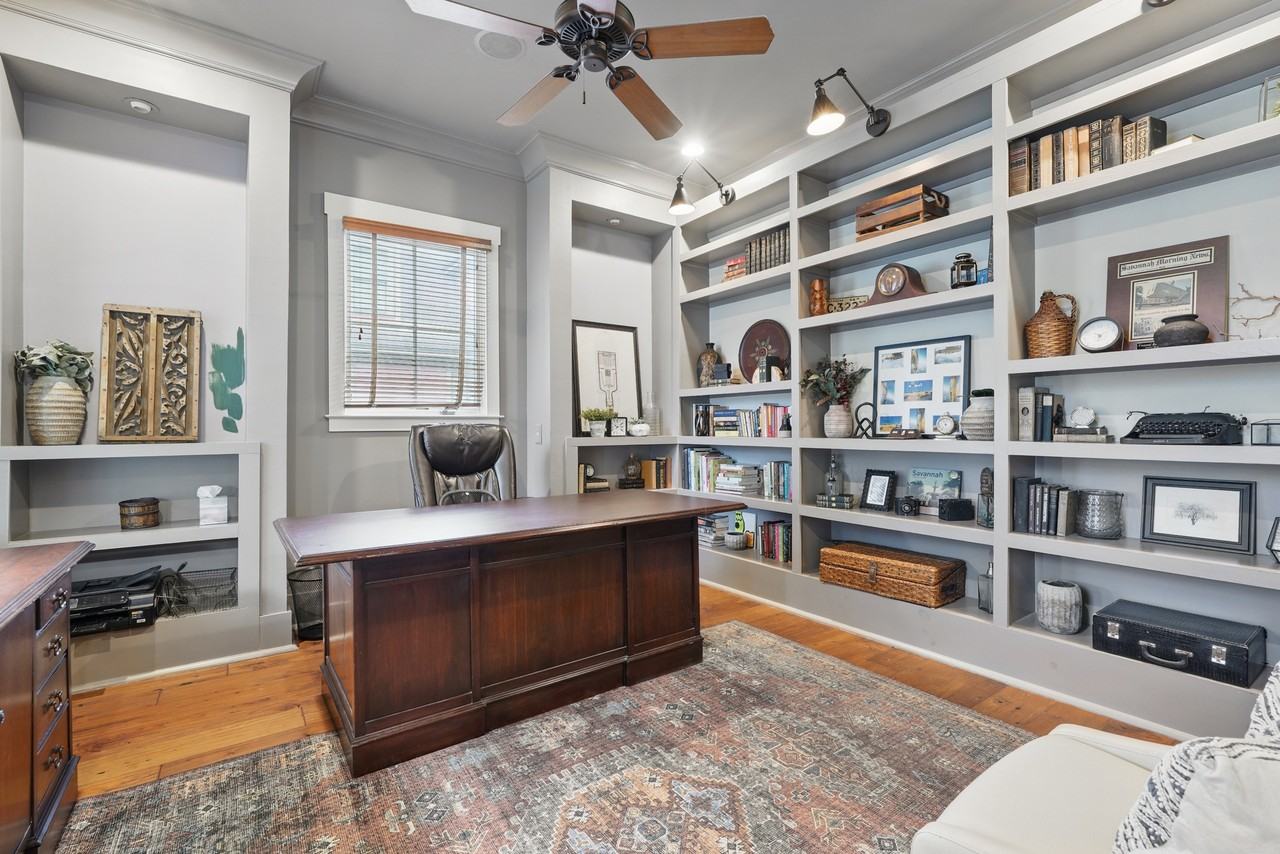 221 E Park Ave #NA - Photo 3 of 40