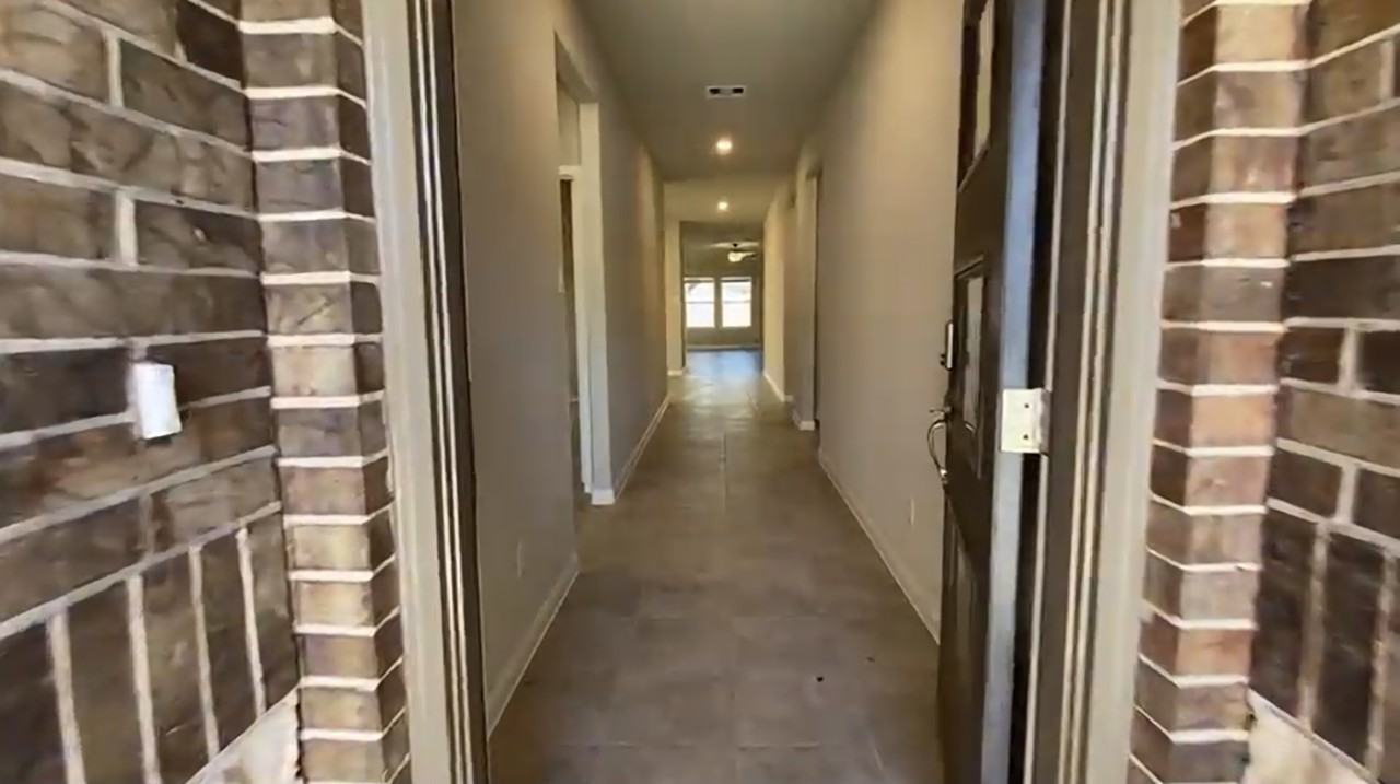 2418 Humble Way #NA - Photo 3 of 28