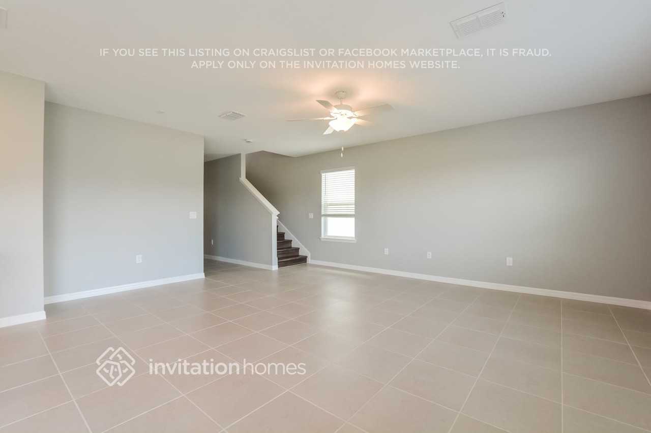 421 Waterford Drive - Photo 4 of 26