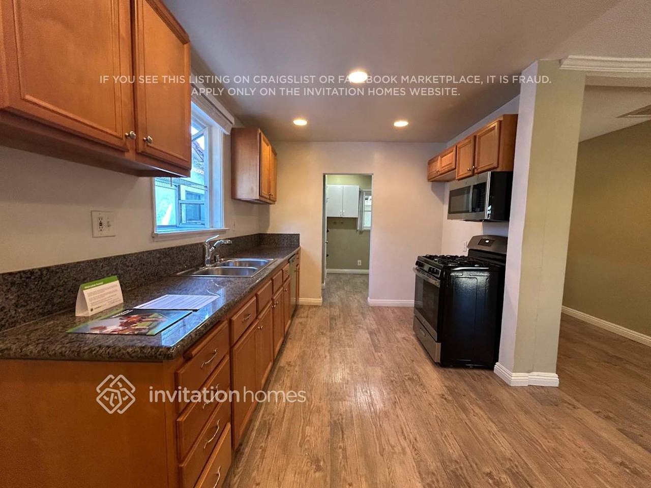 7327 Newcastle Ave - Photo 6 of 14