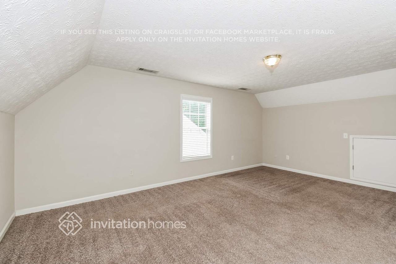 2802 Wynhaven Oaks Way - Photo 7 of 10