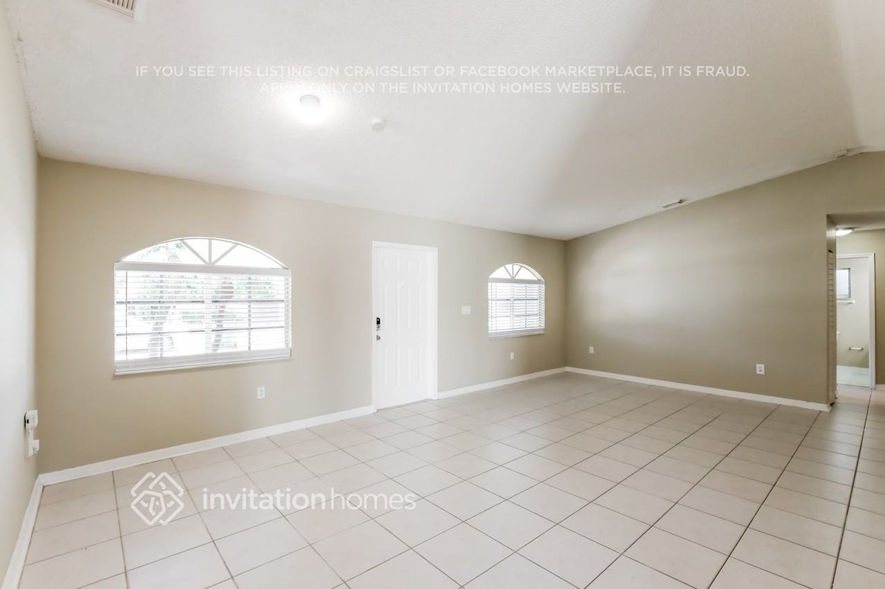 14305 Sw 164th Ter - Photo 3 of 17