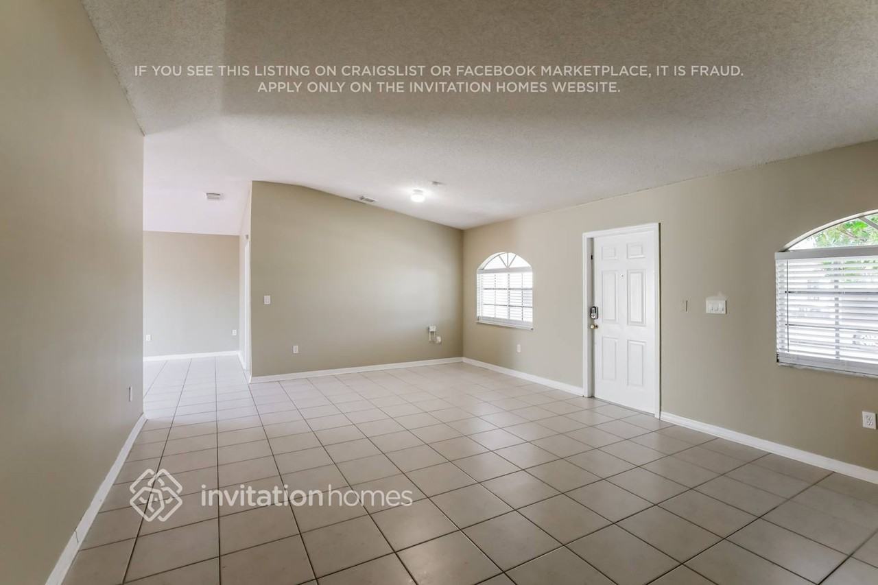 14305 Sw 164th Ter - Photo 4 of 17