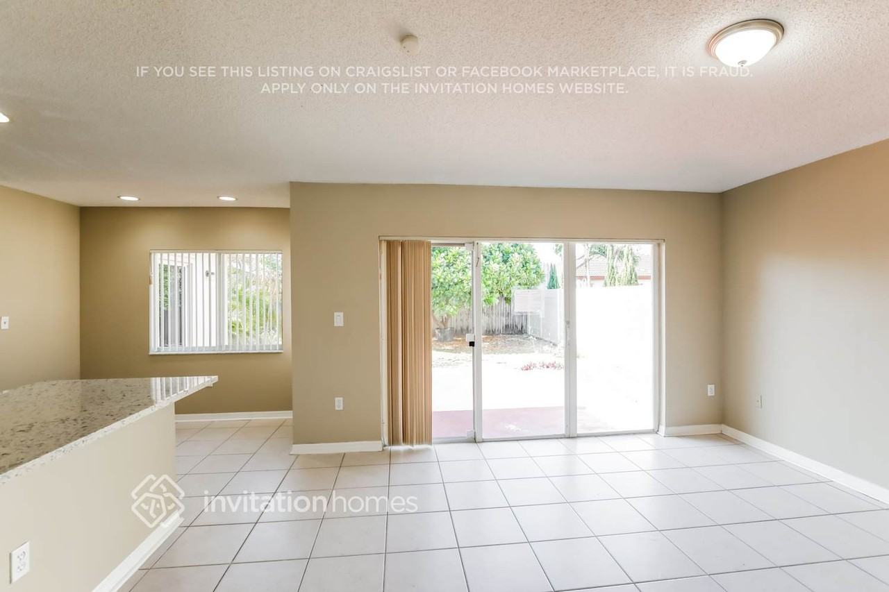 14305 Sw 164th Ter - Photo 5 of 17