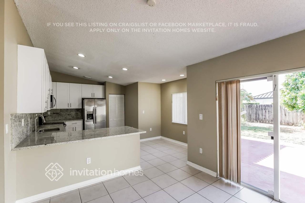 14305 Sw 164th Ter - Photo 6 of 17
