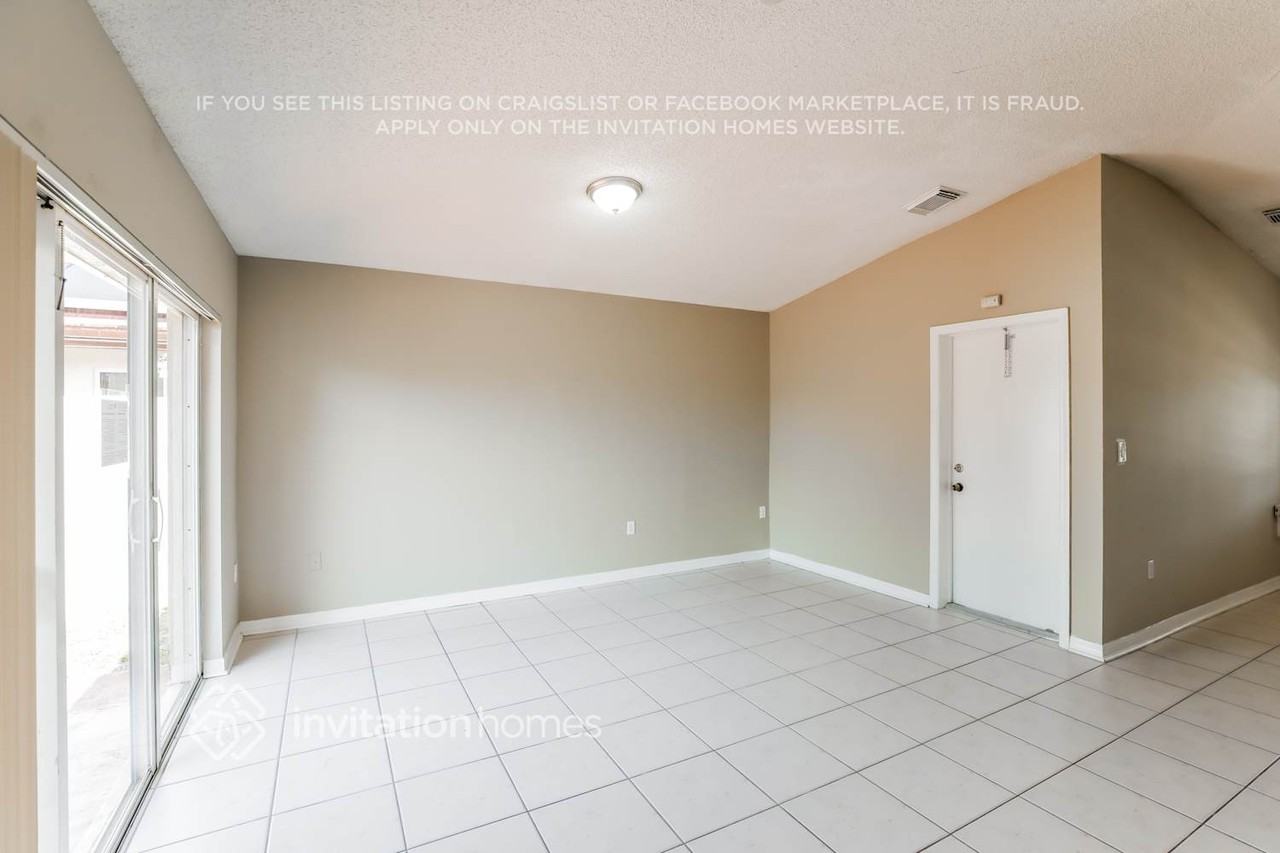 14305 Sw 164th Ter - Photo 7 of 17