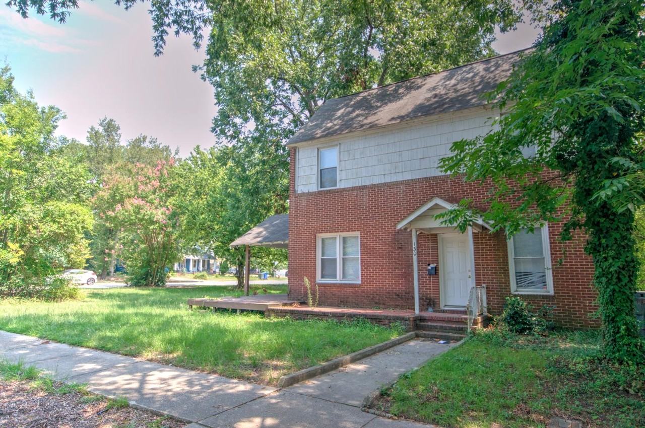 130 Tryon St - Photo 3 of 11