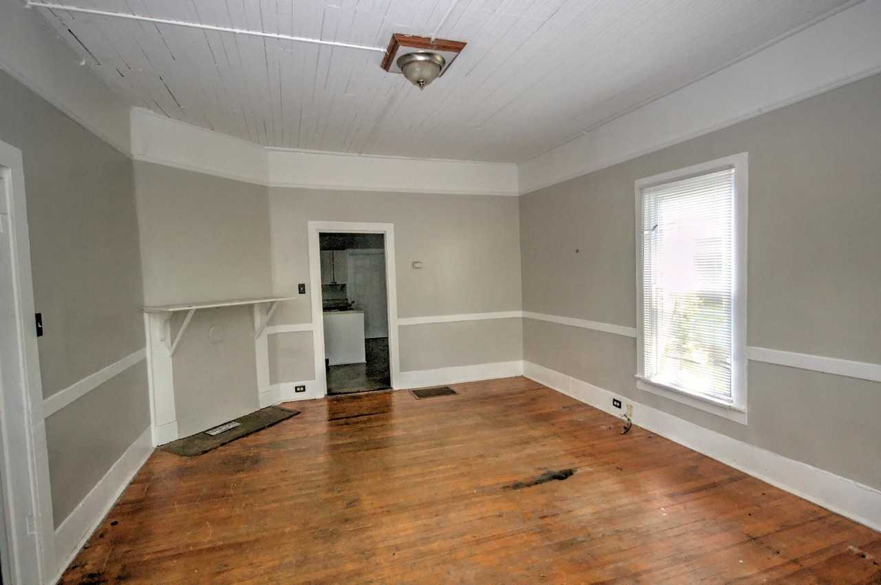 130 Tryon St - Photo 7 of 11