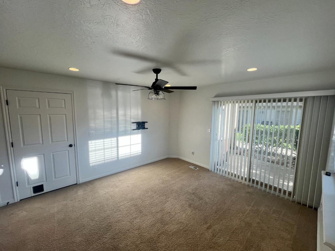 2525 W 450 S - Photo 2 of 20