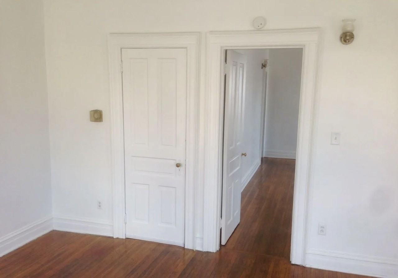 588 West Market Street - Photo 4 of 5