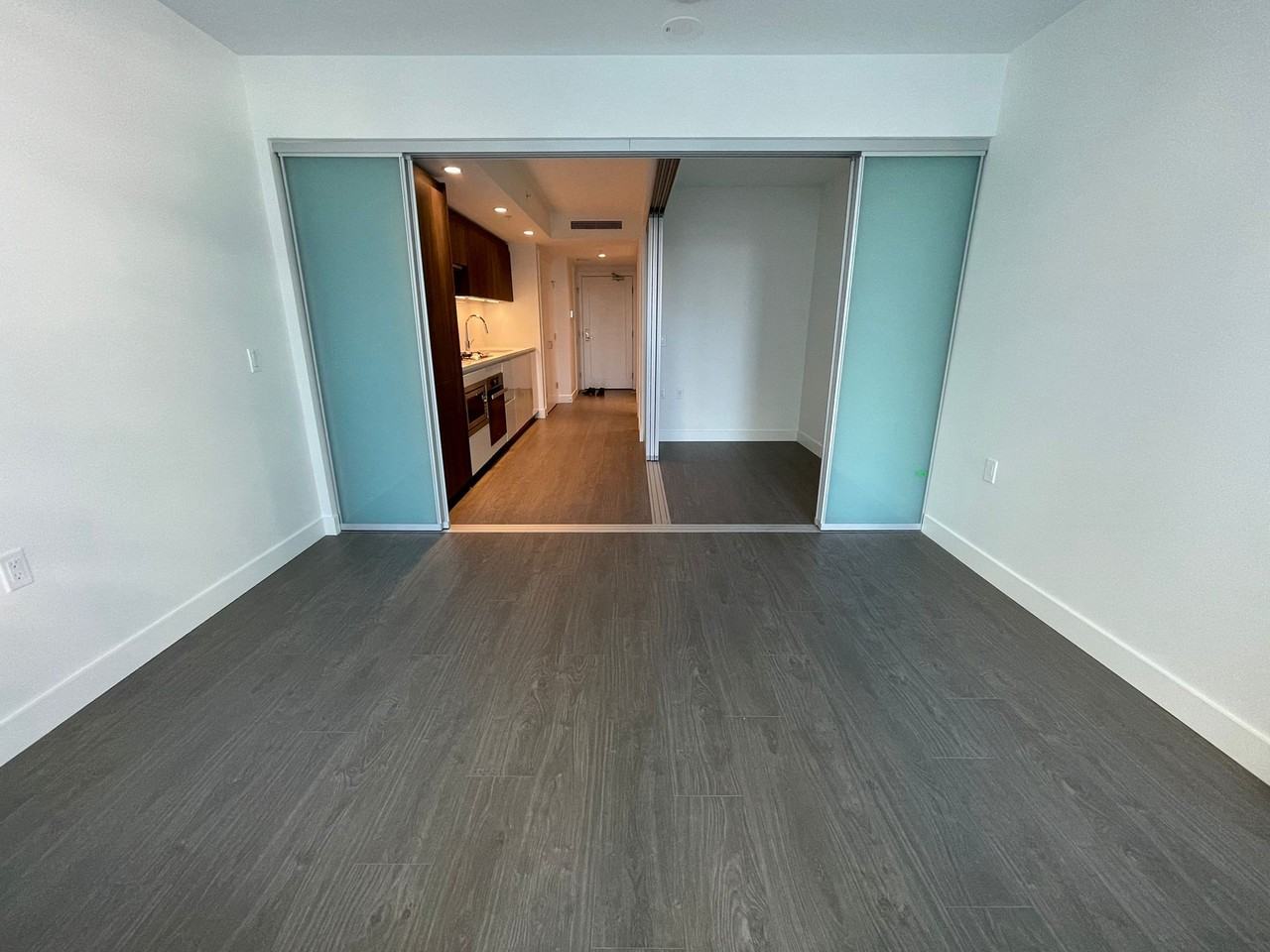 6328 Number 3 Road - Photo 4 of 11