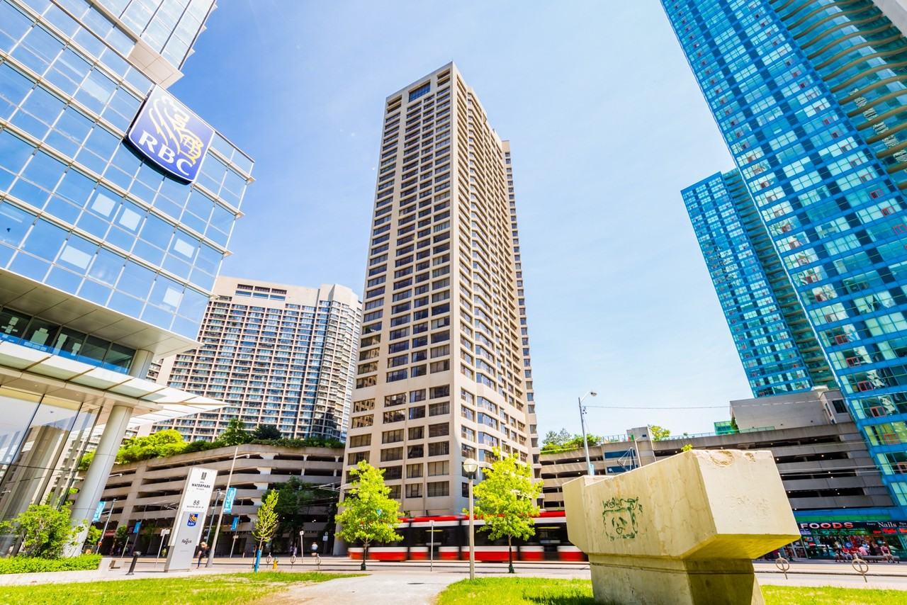 65 Harbourside Apts. #3107 - Photo 2 of 3