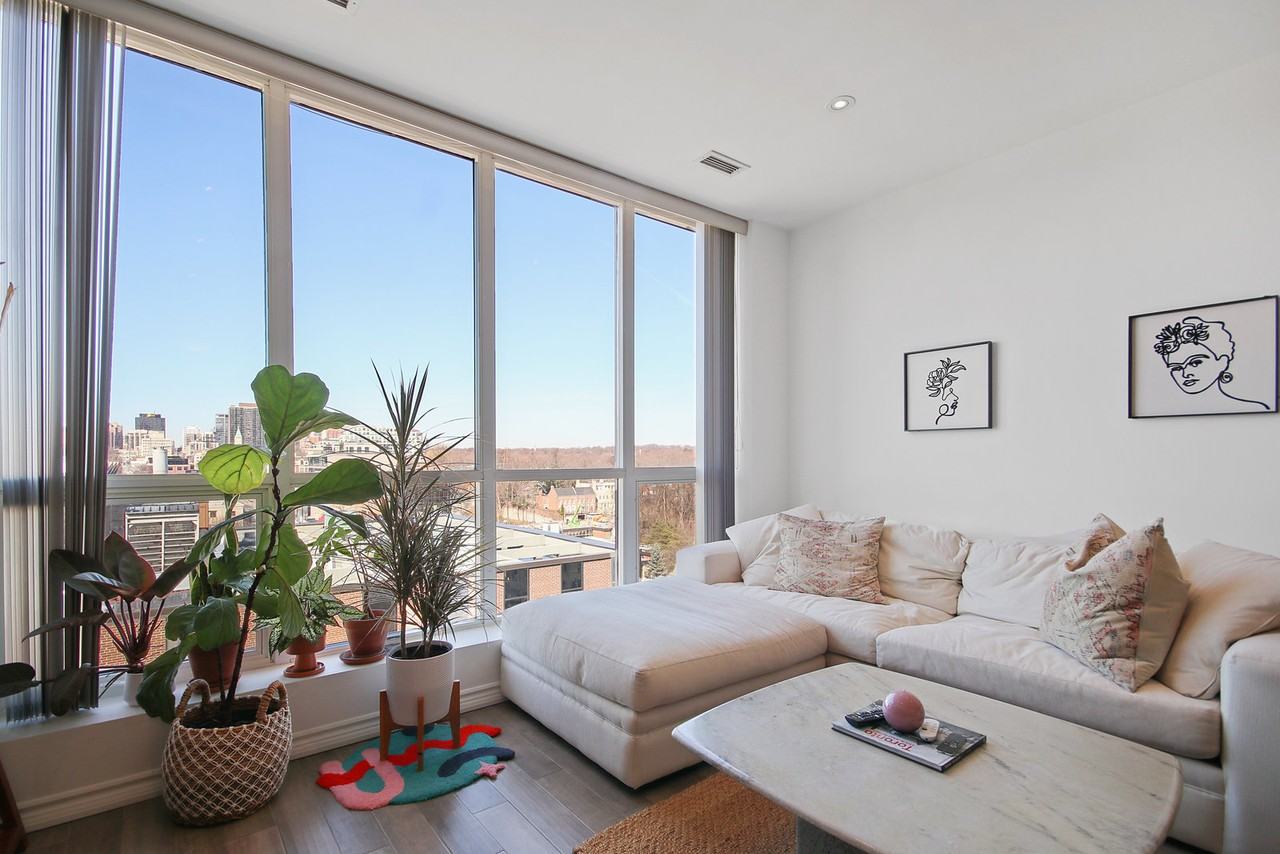 980 Yonge St #710 - Photo 2 of 26