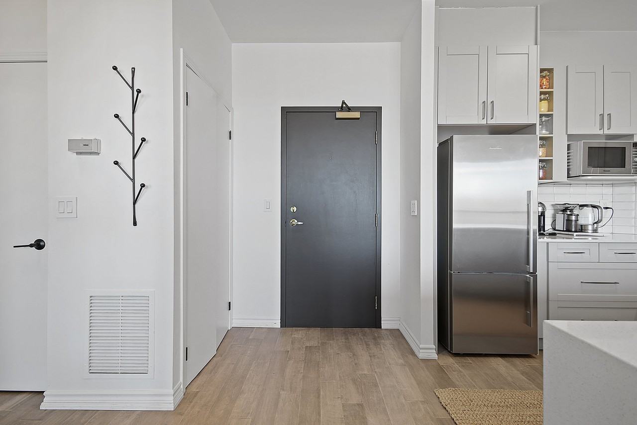 980 Yonge St #710 - Photo 3 of 26