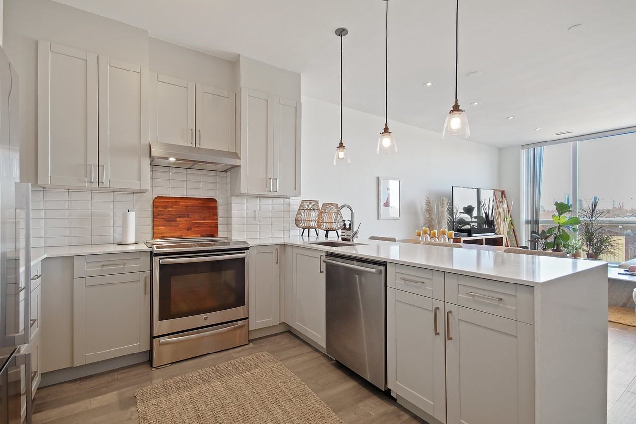 980 Yonge St #710 - Photo 5 of 26