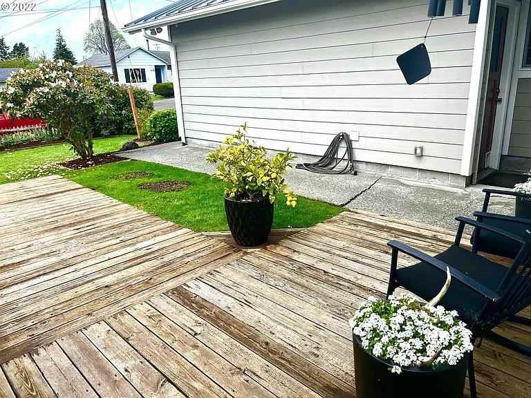 460 2nd Ave - Photo 3 of 18