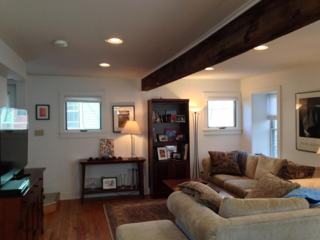 66 Caroline St - Photo 4 of 31