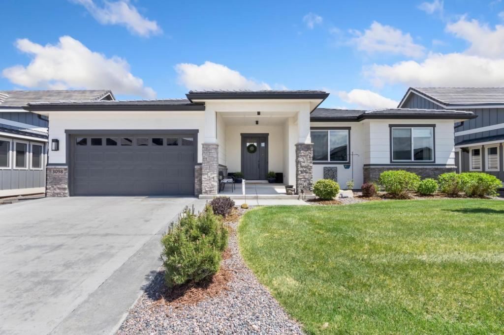 3098 Heron Lakes Pkwy - Photo 2 of 21