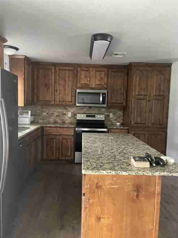 1101 S Lovers Ln - Photo 2 of 8