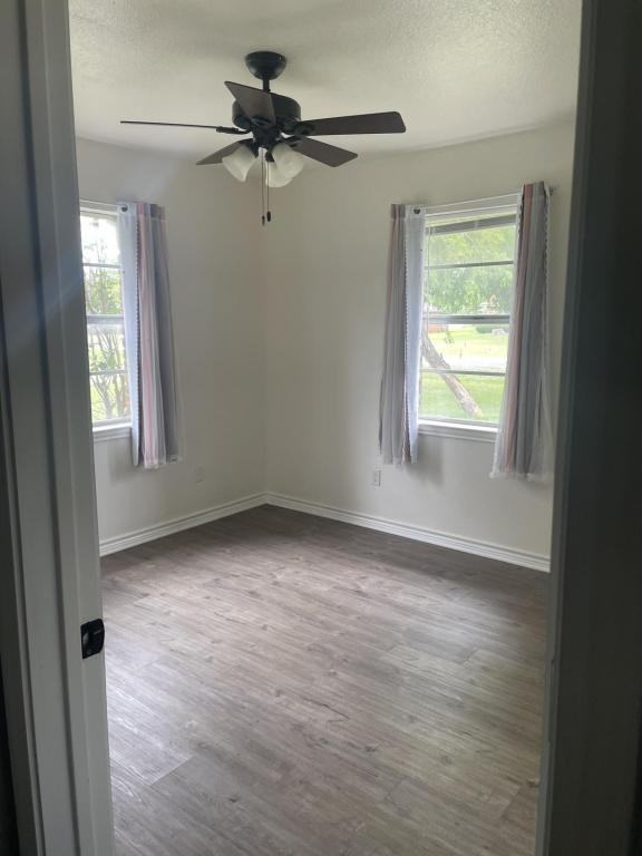 1101 S Lovers Ln - Photo 3 of 8