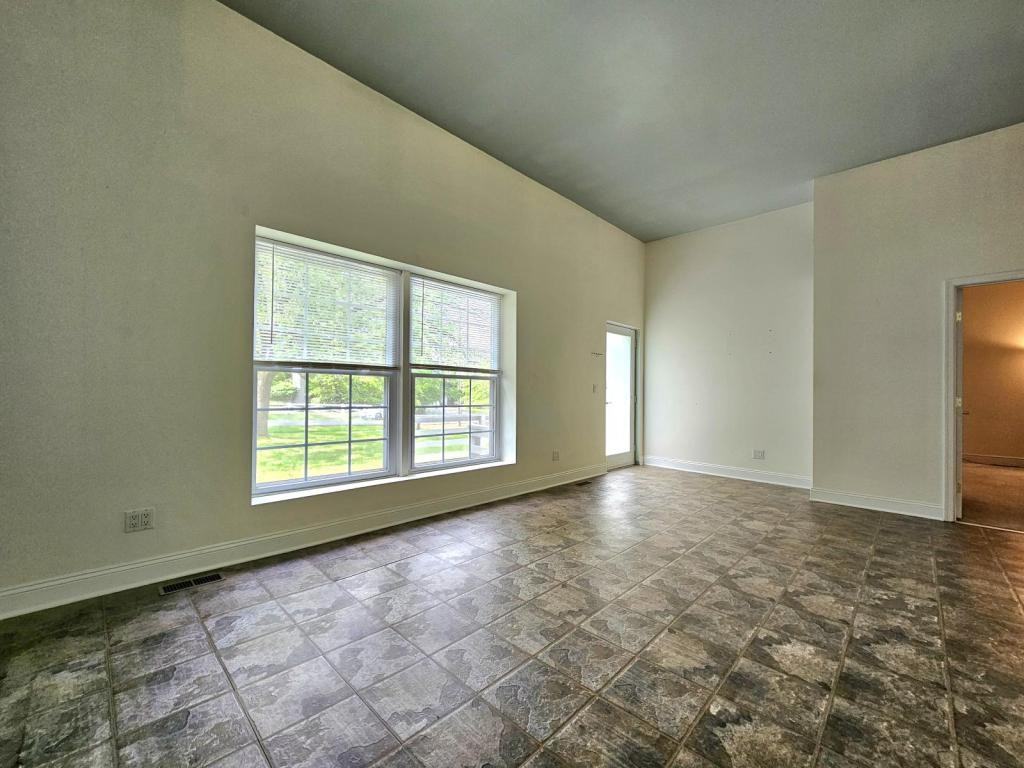 317 Adahi Rd Se - Photo 5 of 24