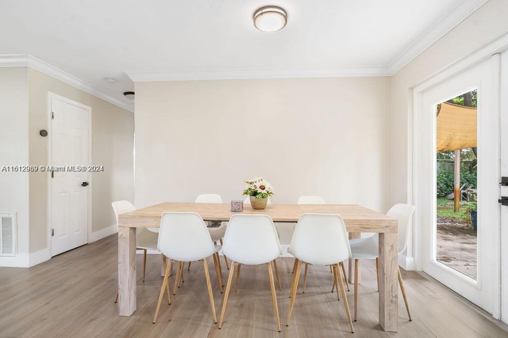 913 Lighthouse Dr - Photo 2 of 46