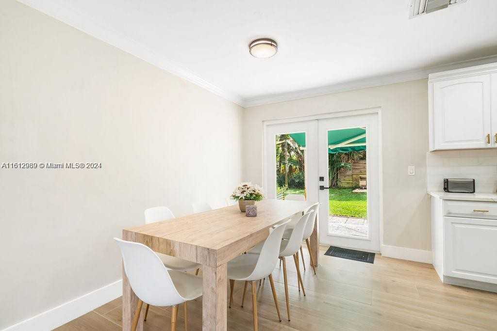 913 Lighthouse Dr - Photo 4 of 46