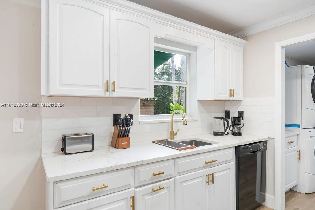 913 Lighthouse Dr - Photo 5 of 46