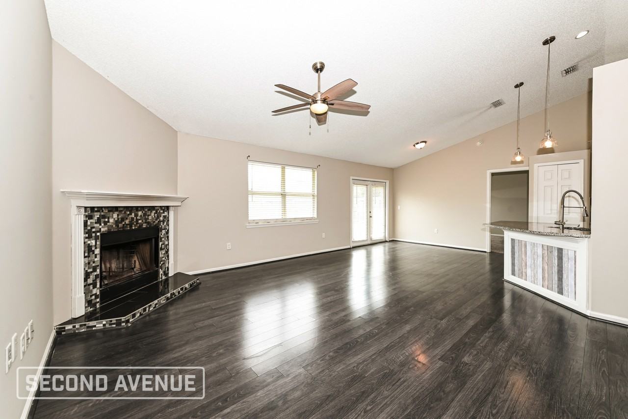 2226 Thomas Lynch Ct - Photo 4 of 22