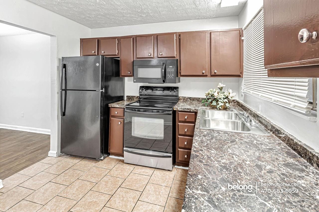 3575 Oakvale Rd #411 - Photo 7 of 33