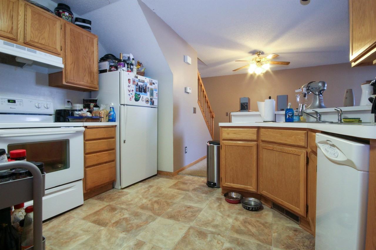 1946 Glenfield Ct #1 - Photo 3 of 18