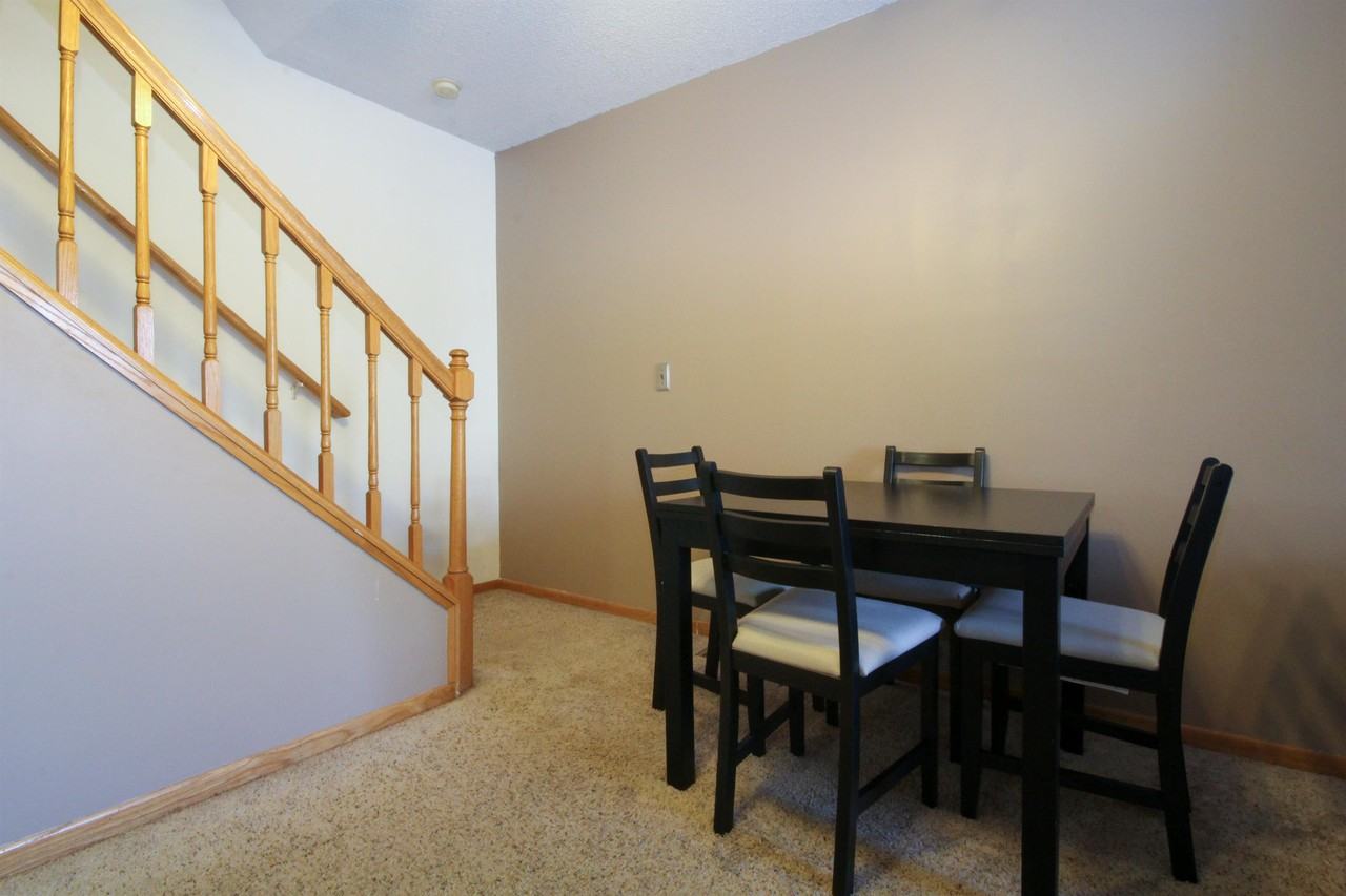 1946 Glenfield Ct #1 - Photo 5 of 18