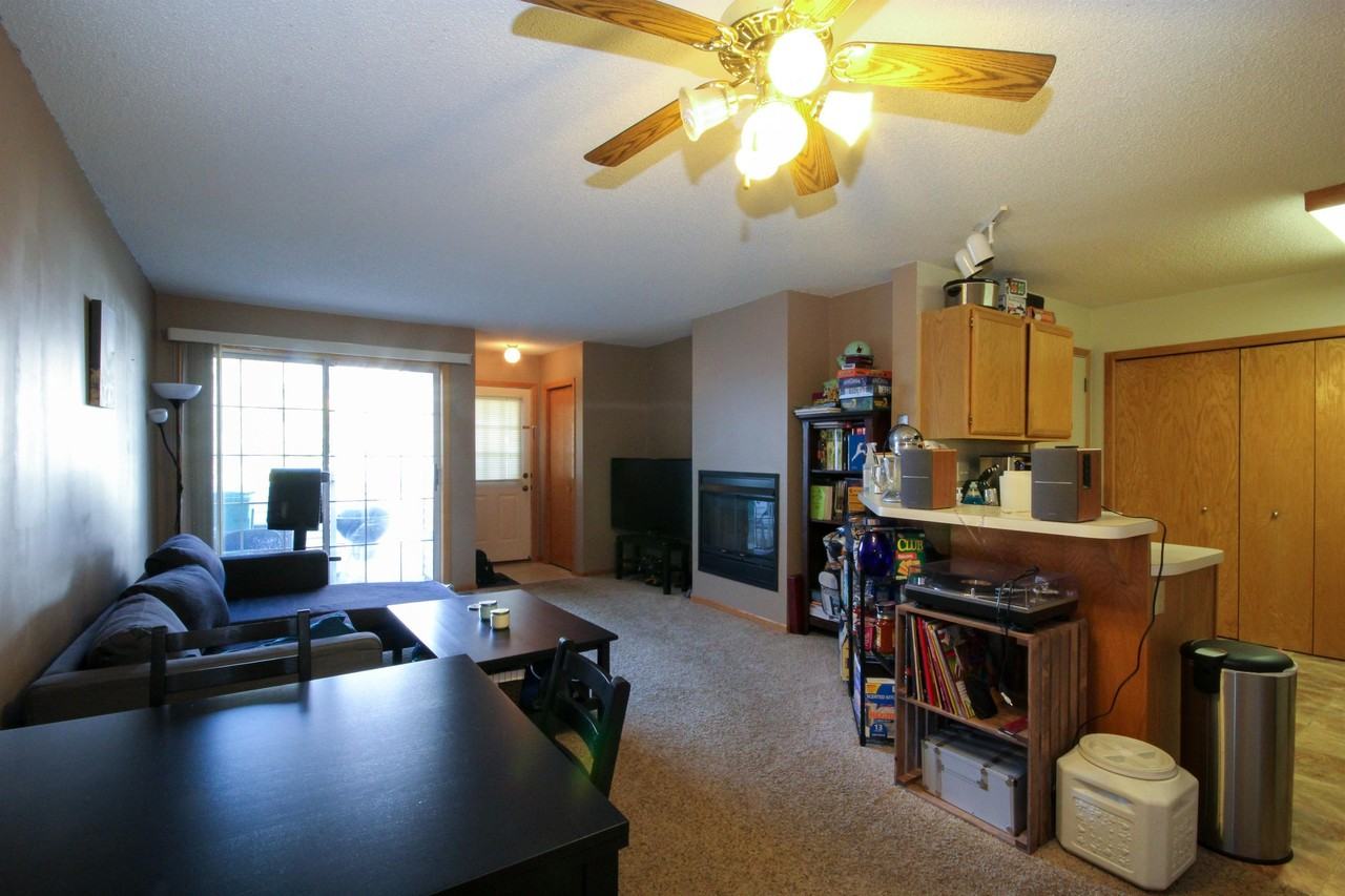 1946 Glenfield Ct #1 - Photo 2 of 18