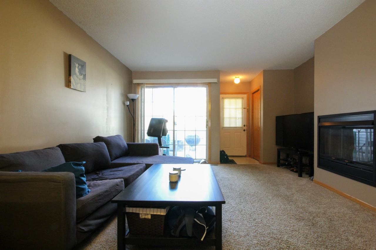 1946 Glenfield Ct #1 - Photo 5 of 18