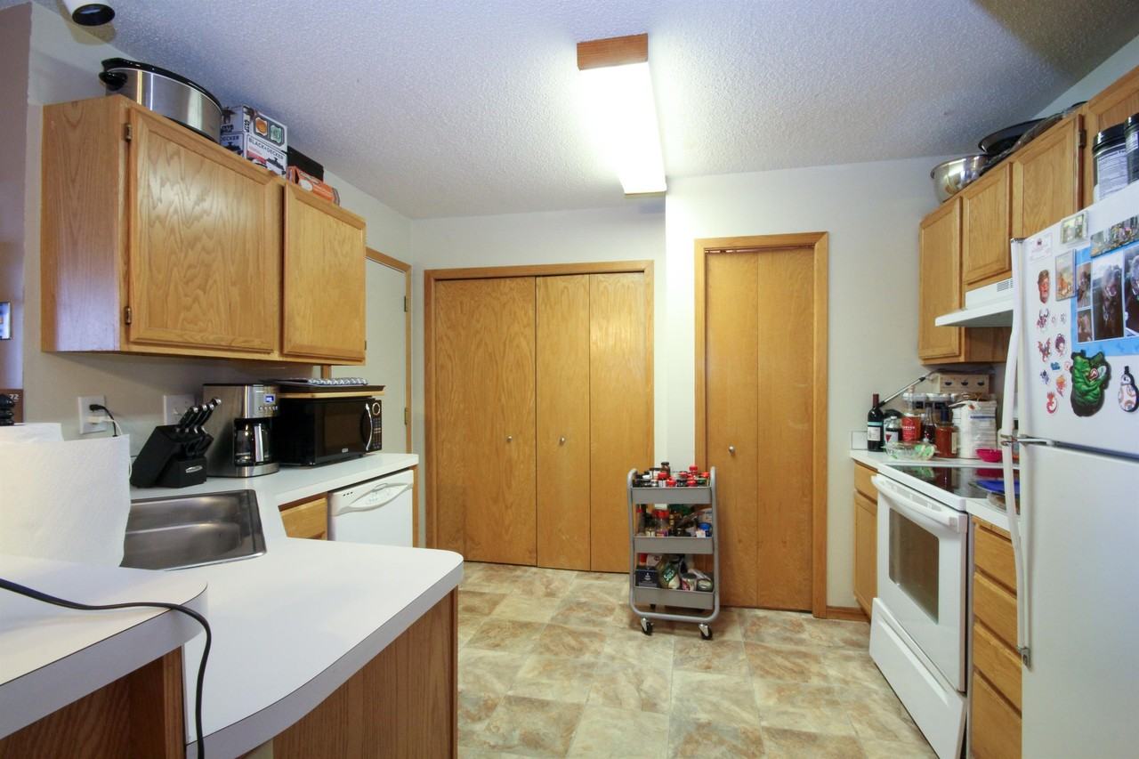 1946 Glenfield Ct #1 - Photo 7 of 18