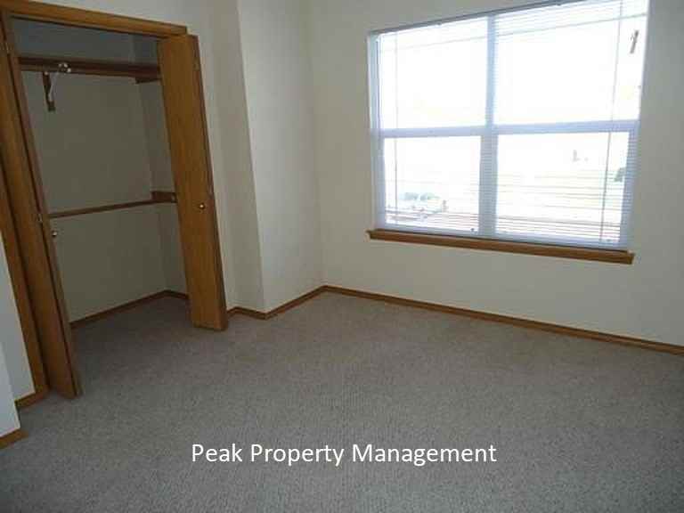 210 Ascent Ct #B - Photo 2 of 8