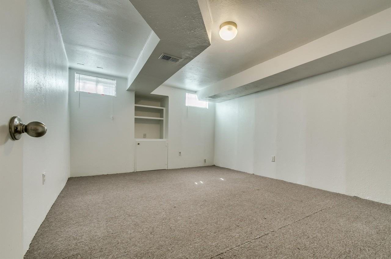 1152 S Yosemite Way #1 - Photo 6 of 25