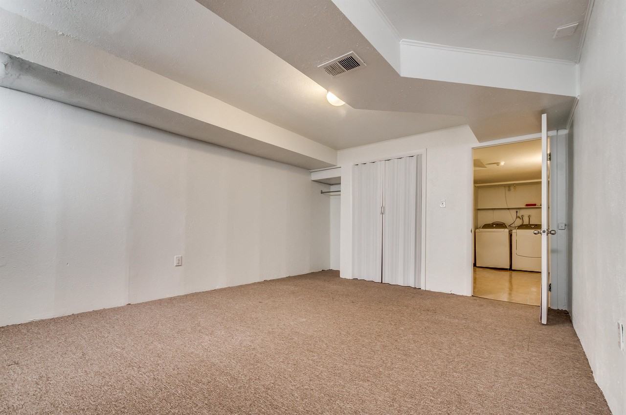 1152 S Yosemite Way #1 - Photo 2 of 25