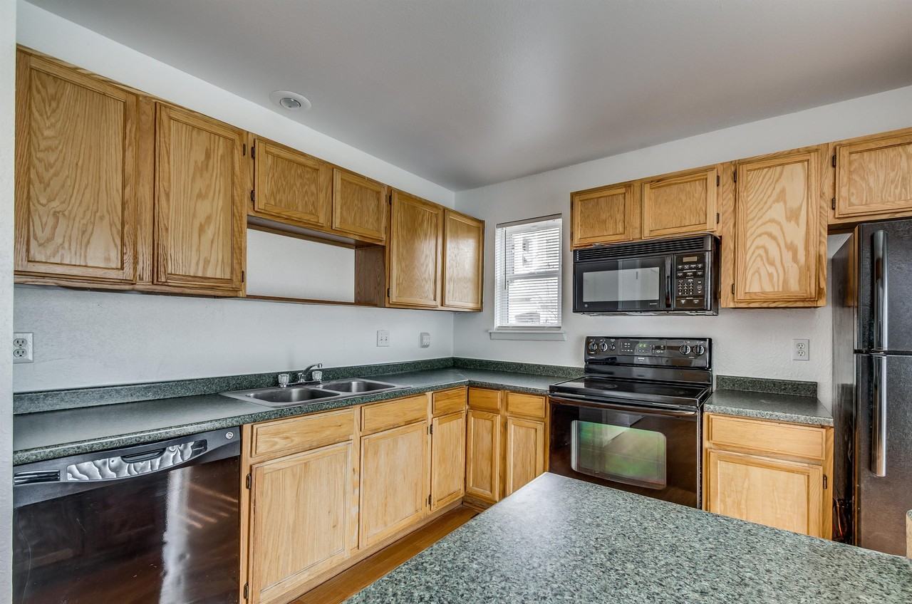 1152 S Yosemite Way #1 - Photo 7 of 25
