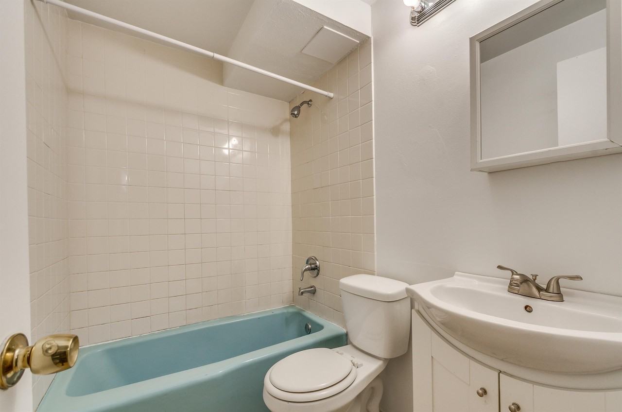 1152 S Yosemite Way #1 - Photo 3 of 25