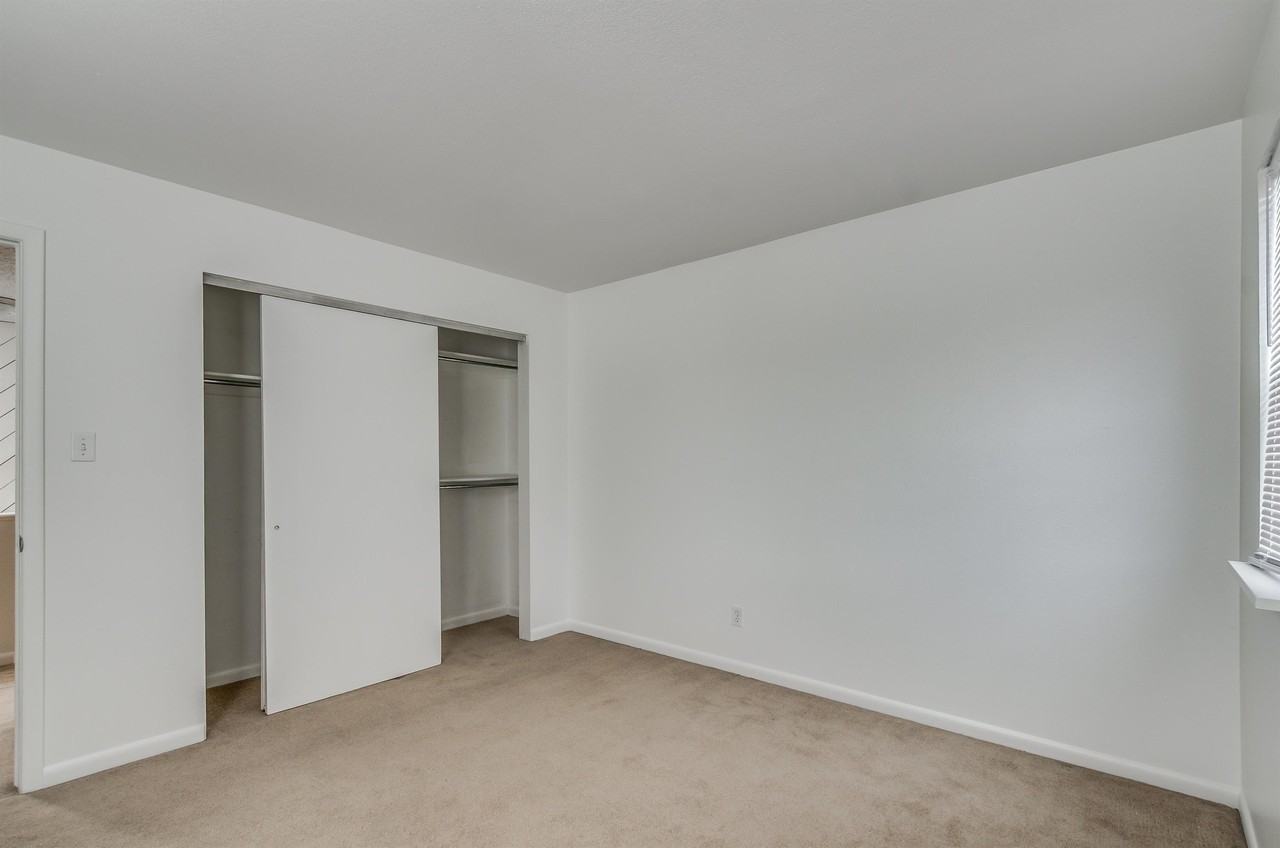 1152 S Yosemite Way #1 - Photo 3 of 25